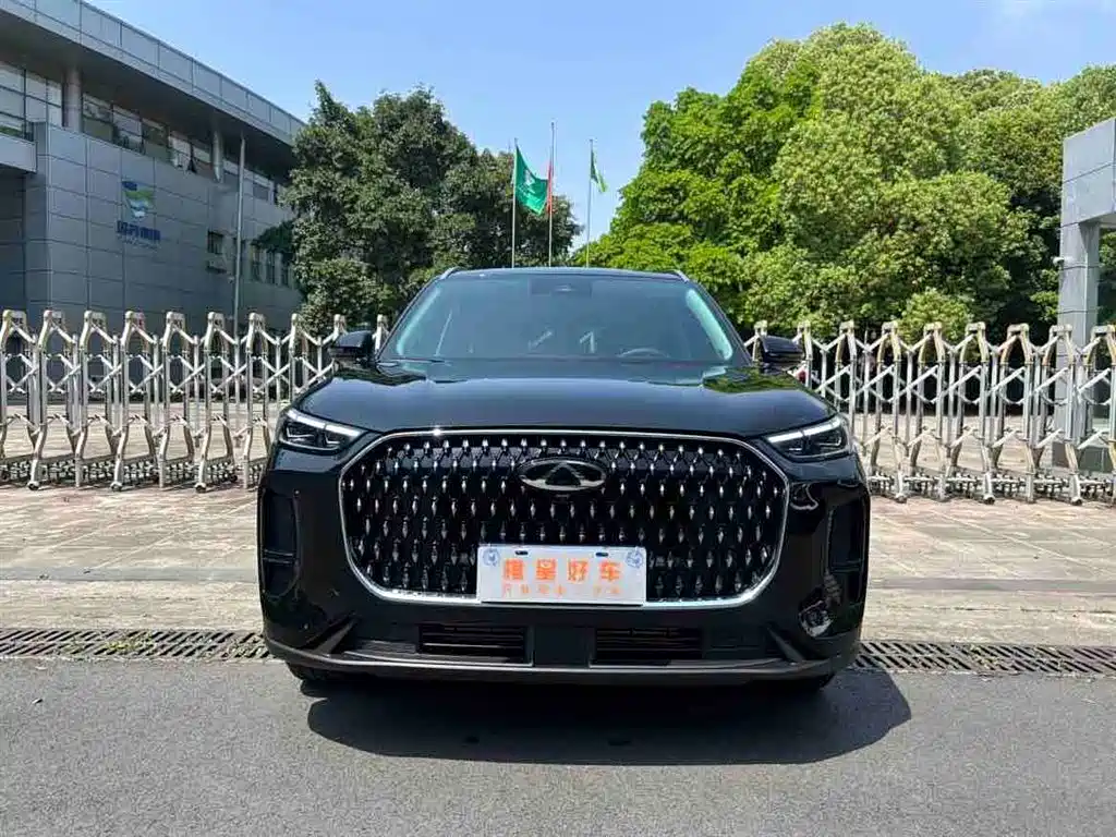 Tiggo 8 L 2.0 T 2 WD Luxury 7-seat