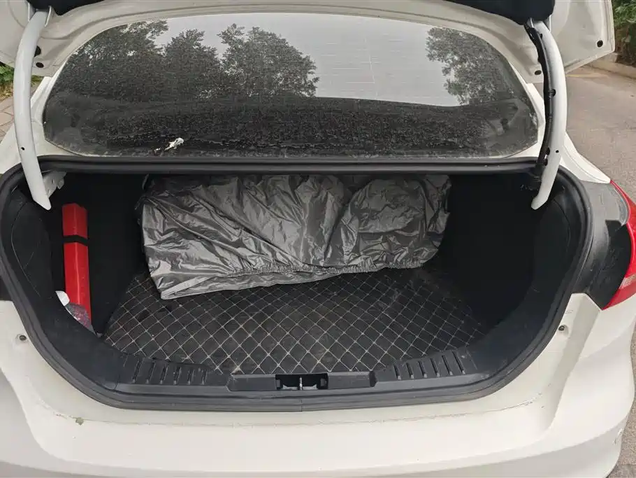 Focus Sedan 1.6 L Auto Style