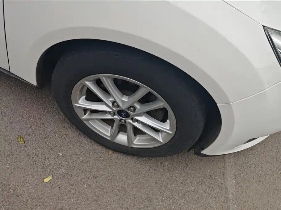 Focus Sedan 1.6 L Auto Style