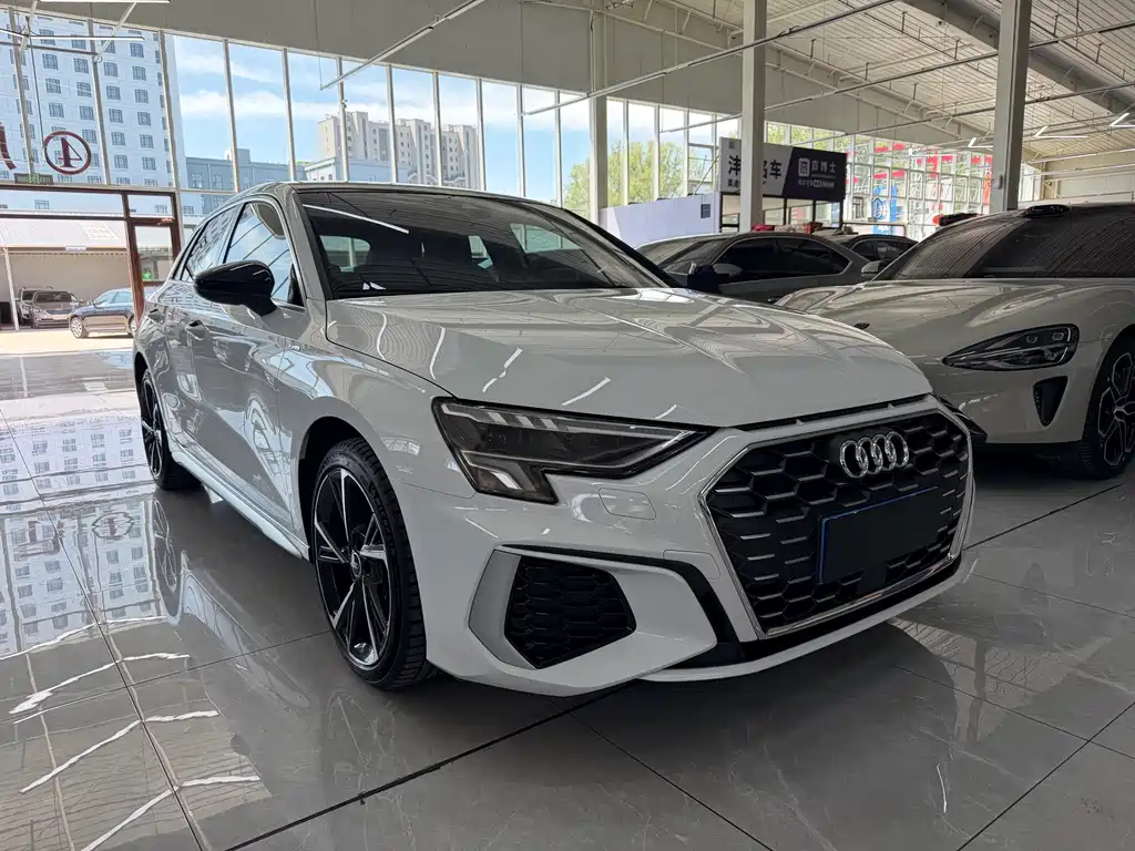 Audi A3 Sportback 35 TFSI Luxury Sport