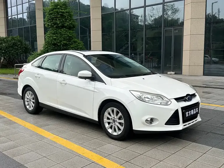 Ford Focus Sedan 1.6 L Auto Style