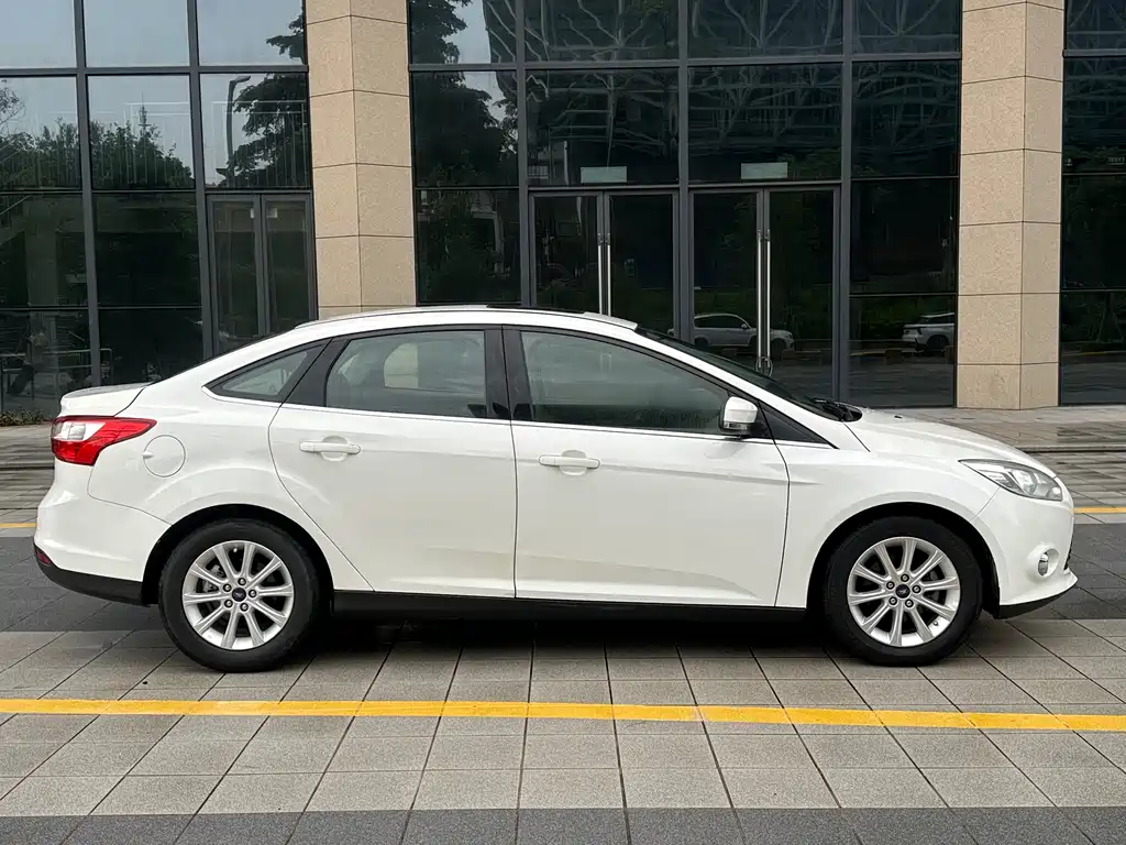 Focus Sedan 1.6 L Auto Style