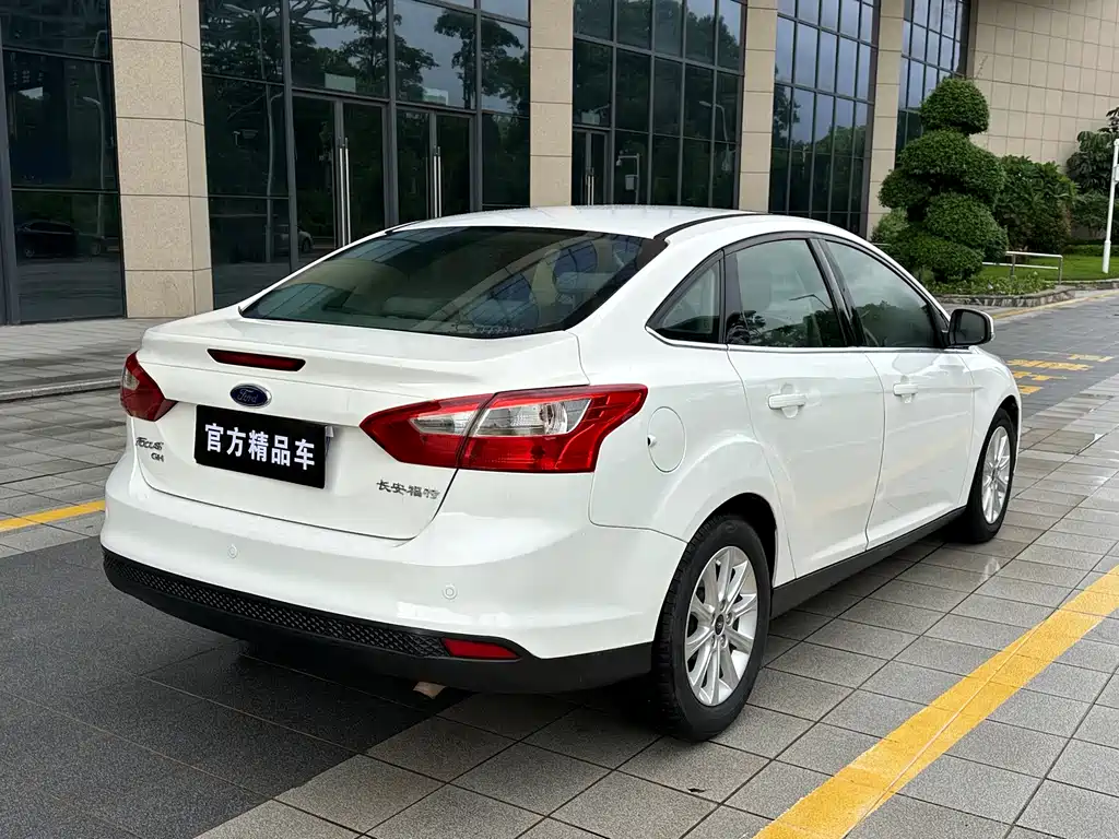 Focus Sedan 1.6 L Auto Style