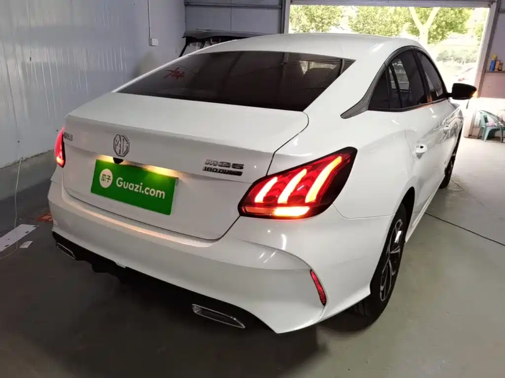 MG5 180 DVVT CVT Youth Luxury