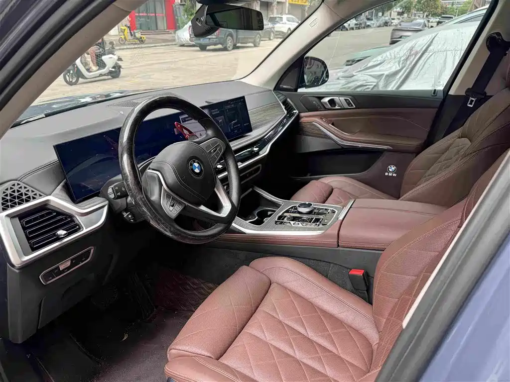 BMW X7 xDrive40 i Leading Luxury Package