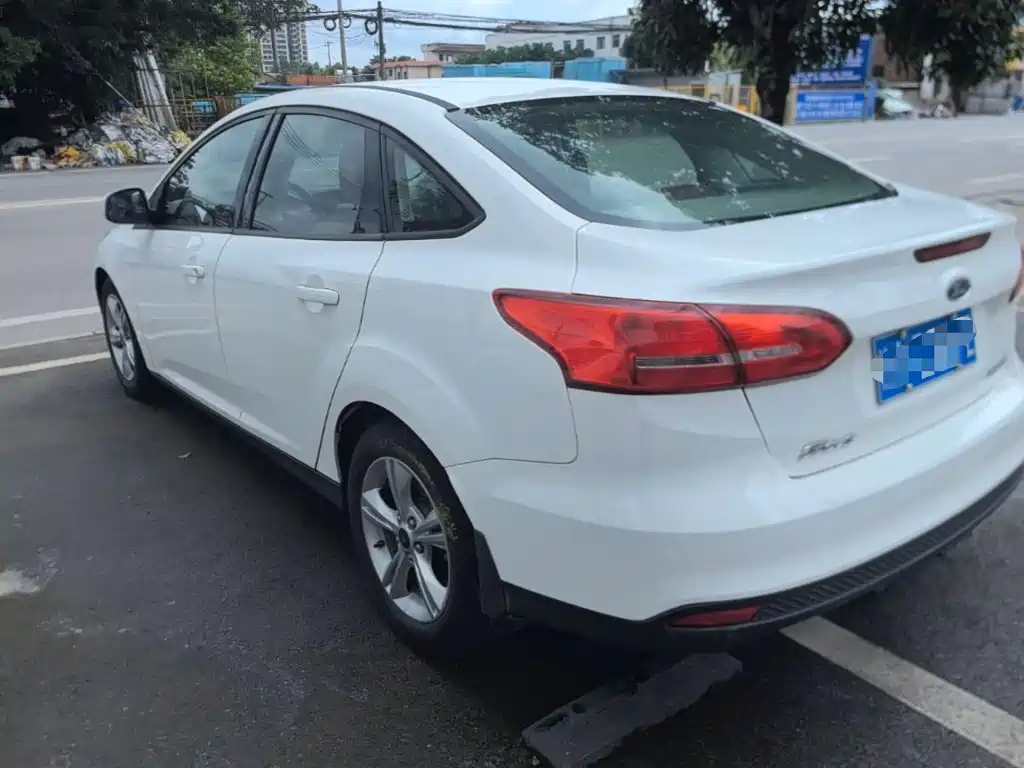 Focus Sedan Classic 1.6 L Auto Comfort Smart Travel