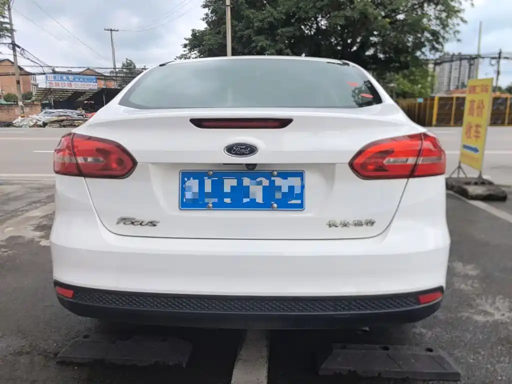Focus Sedan Classic 1.6 L Auto Comfort Smart Travel
