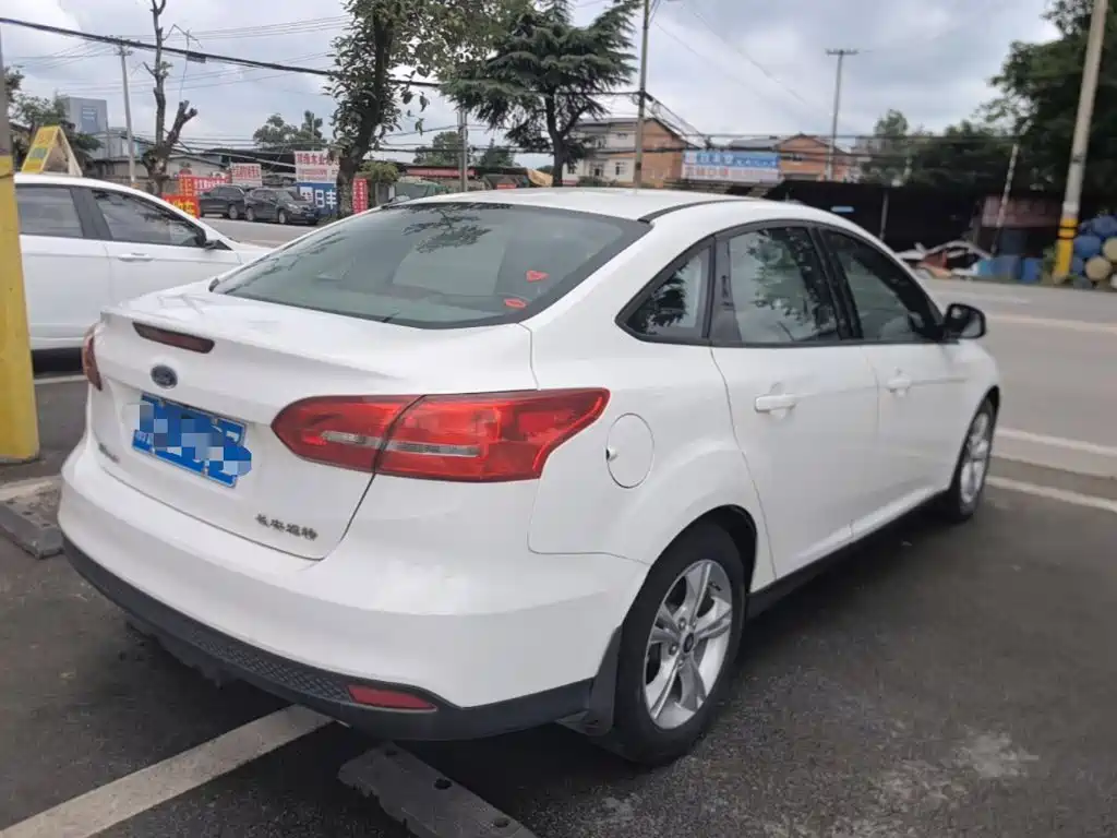 Focus Sedan Classic 1.6 L Auto Comfort Smart Travel