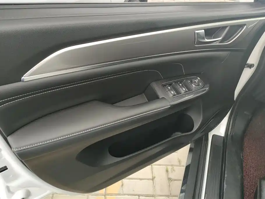 Haval M6 PLUS 1.5 T DCT Elite Connected