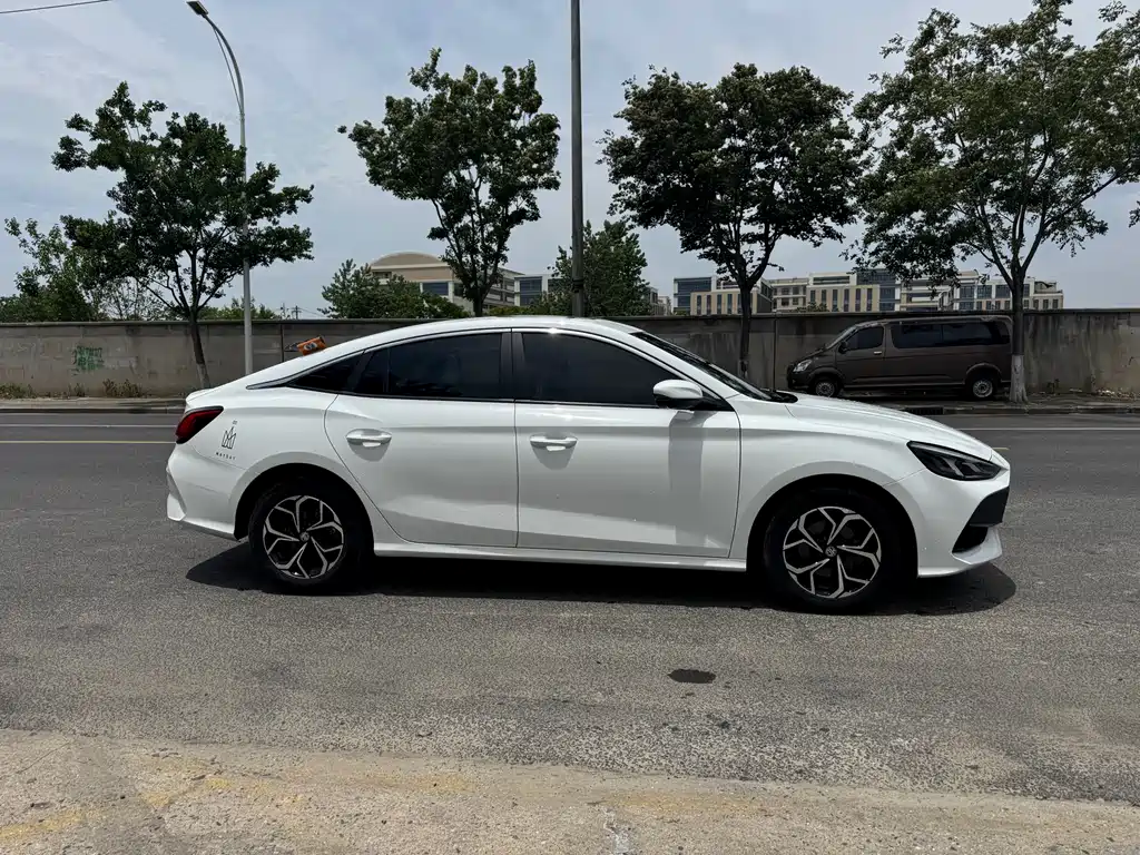 MG5 180 DVVT CVT Youth Style