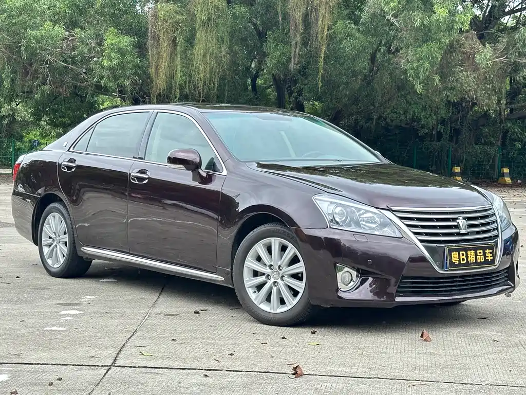 Crown 2.5 L Royal Leather