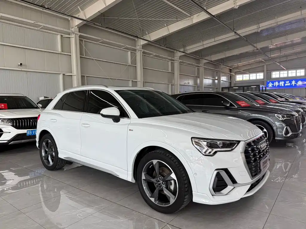 Audi Q3 35 TFSI Fashion Dynamic (1.4 T)