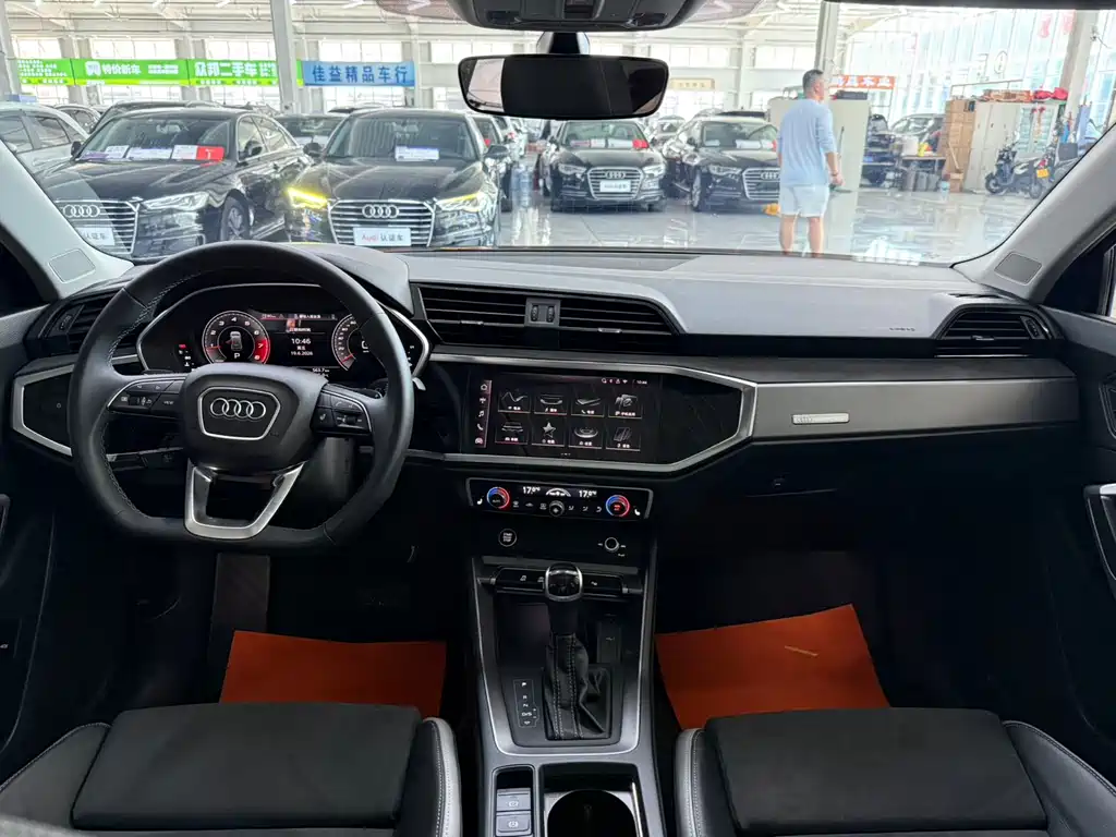 Audi Q3 35 TFSI Fashion Dynamic (1.4 T)