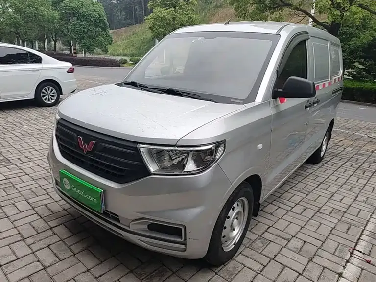 Wuling Hongguang V 五菱宏光V 2019款 1.5 L劲取版封窗车国VI LAR