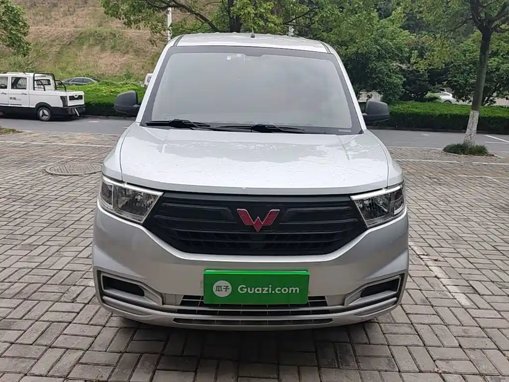Wuling Hongguang V 五菱宏光V 2019款 1.5 L劲取版封窗车国VI LAR