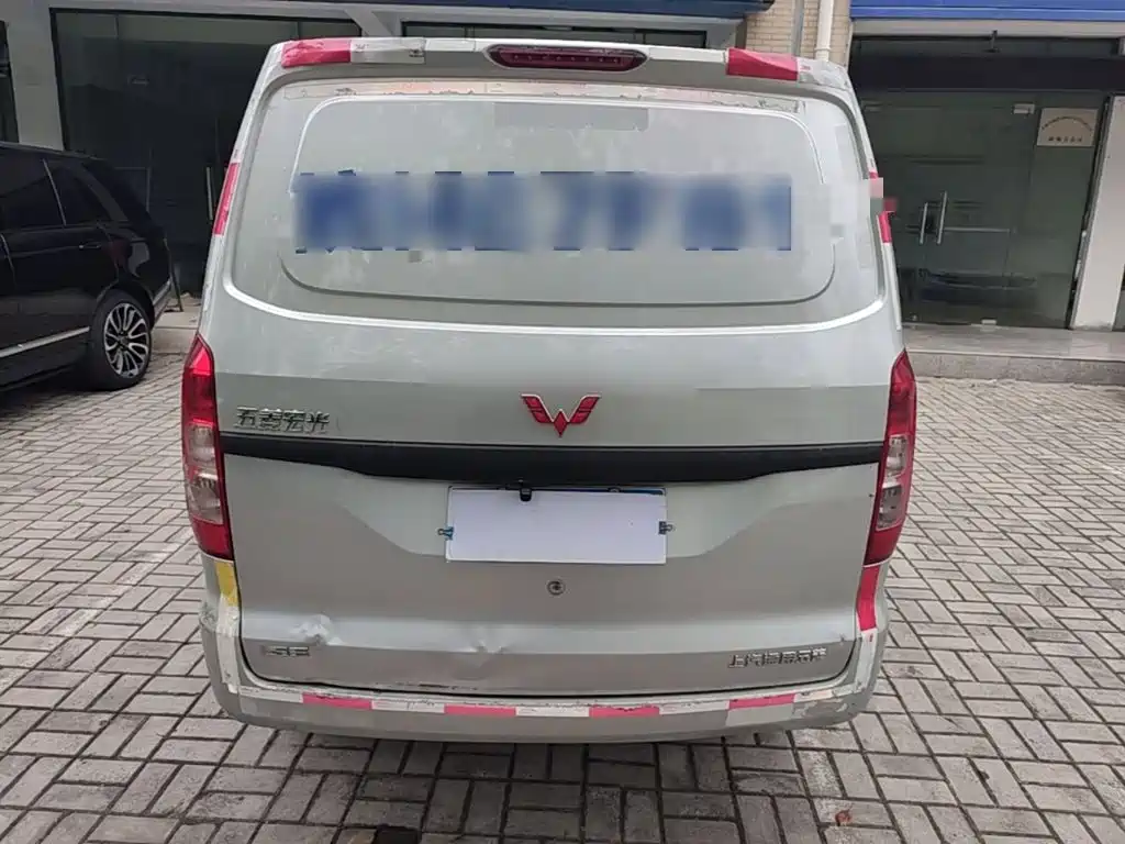 Wuling Hongguang V 五菱宏光V 2019款 1.5 L劲取版封窗车国VI LAR