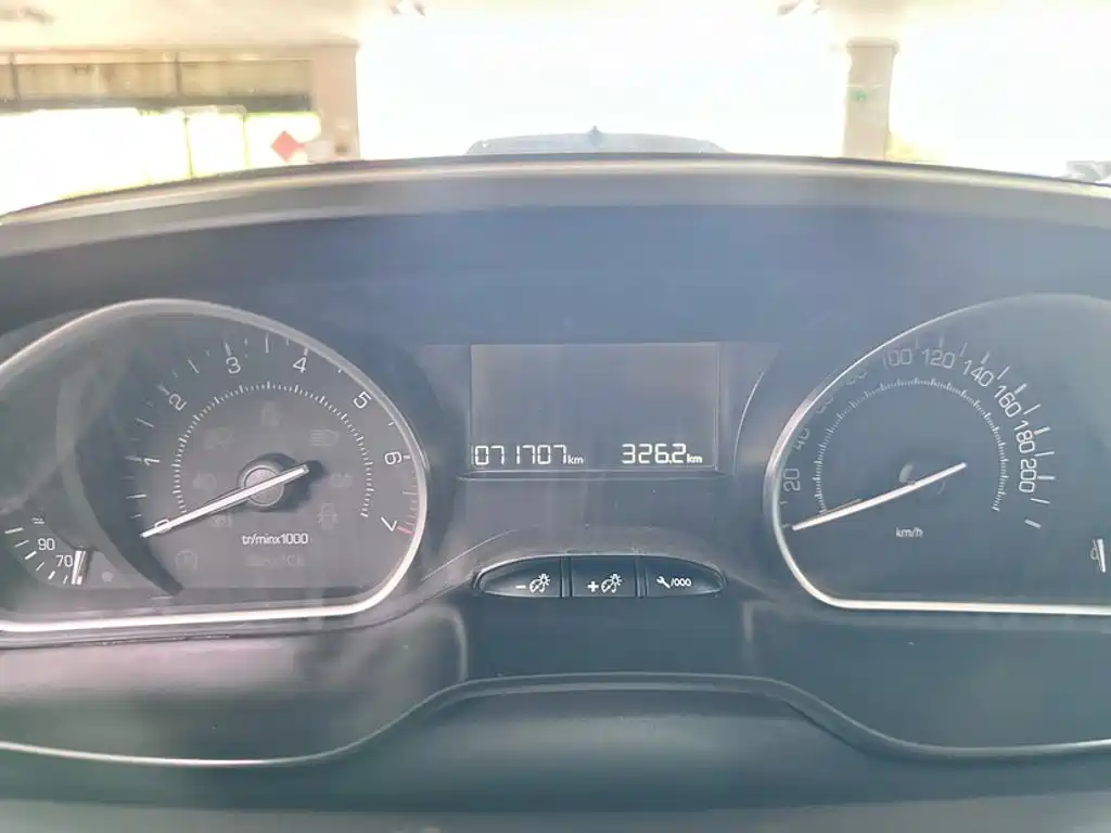 Peugeot 2008 标致2008 2016款 230 THP 自动时尚版