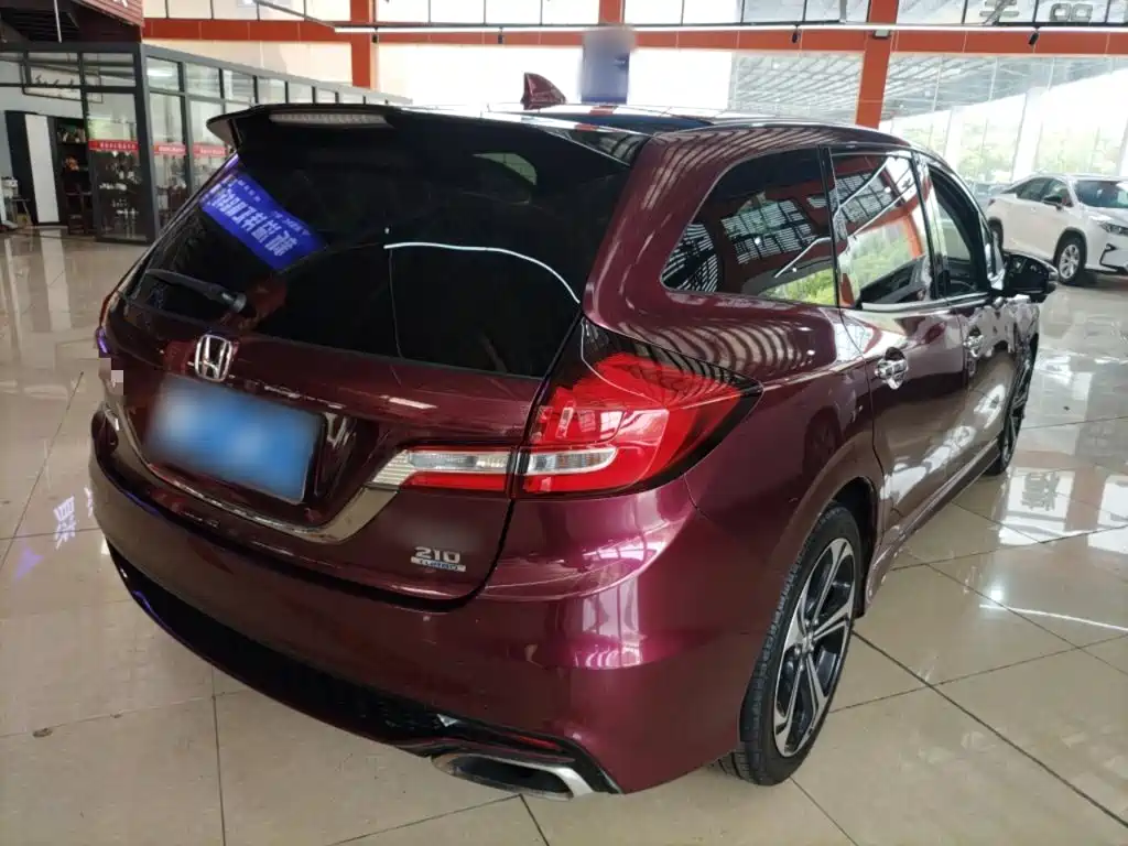 Jade 210 TURBO CVT Luxury 5-seat
