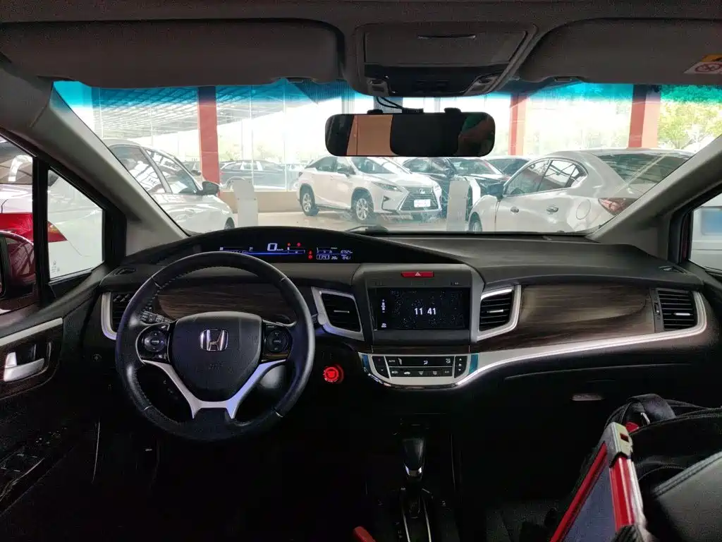 Jade 210 TURBO CVT Luxury 5-seat