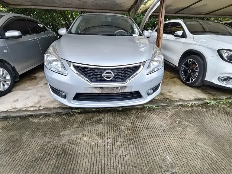 Nissan Tiida 1.6 L CVT Cool Cafe