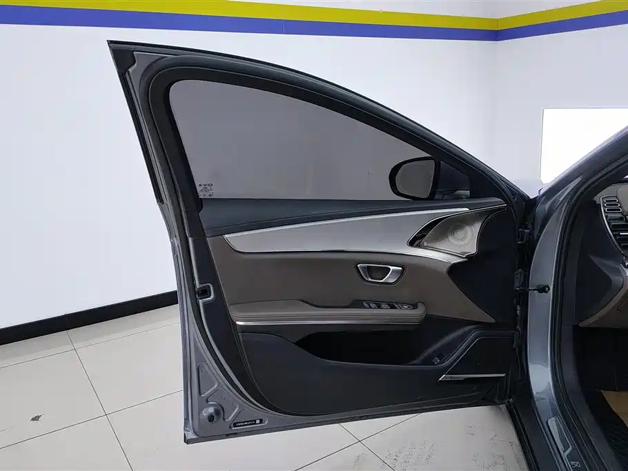 Han DM 4 WD Performance Luxury