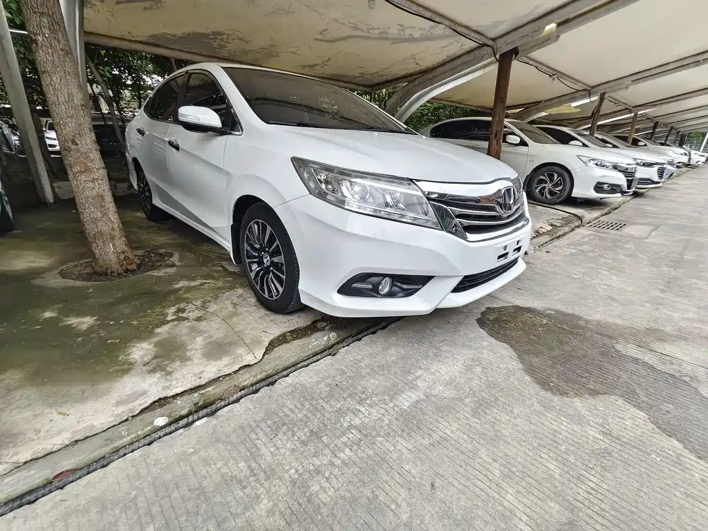 Crider 1.8 L Auto Luxury