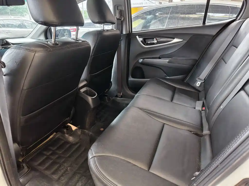 Crider 1.8 L Auto Luxury