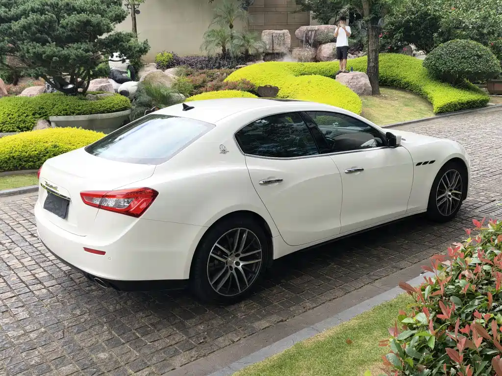 Ghibli 3.0 T Standard