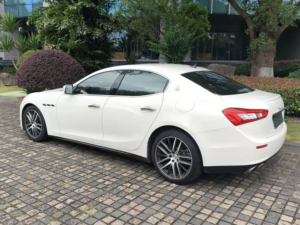 Ghibli 3.0 T Standard