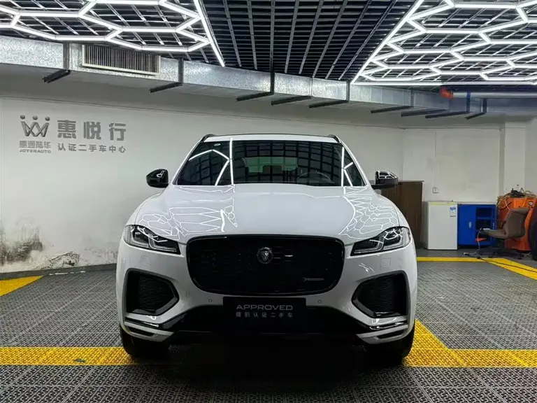 Jaguar F-PACE P250 R-Dynamic SE