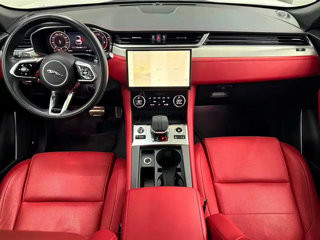 Jaguar F-PACE P250 R-Dynamic SE