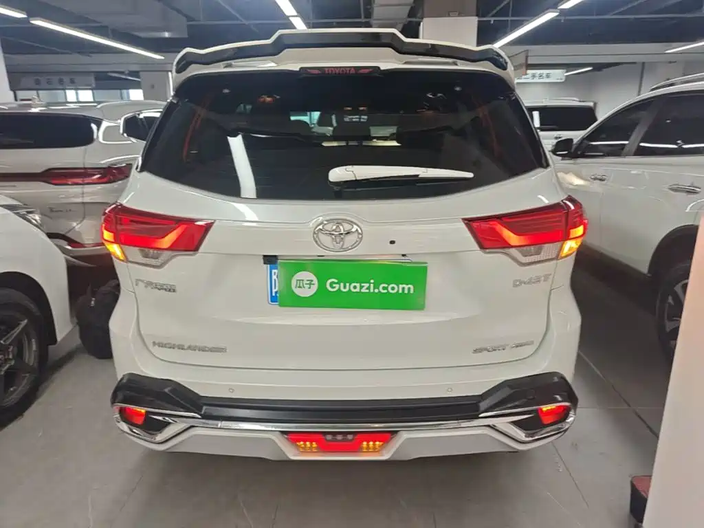 Highlander 2.0 T 4 WD Distinguished 7-seat