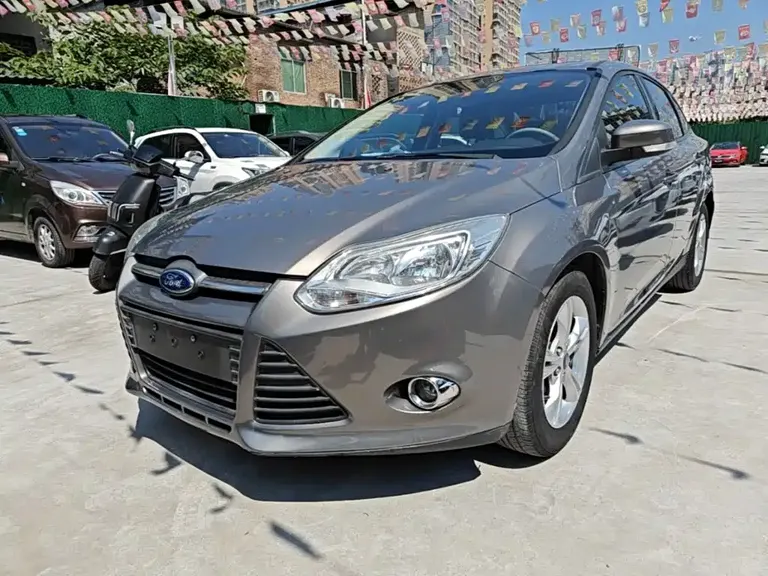 Ford Focus Sedan 1.6 L Auto Style