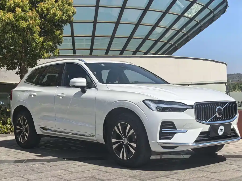 Volvo XC60 B5 4 WD Smart Ease Luxury