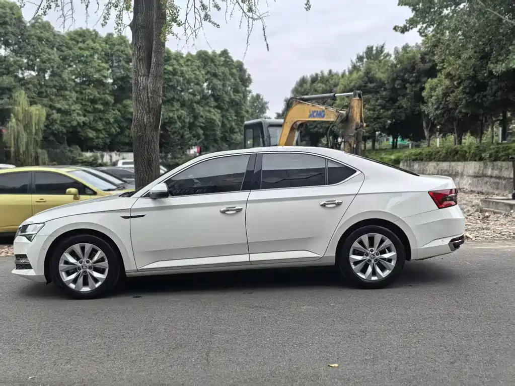 Superb TSI280 DSG Comfort