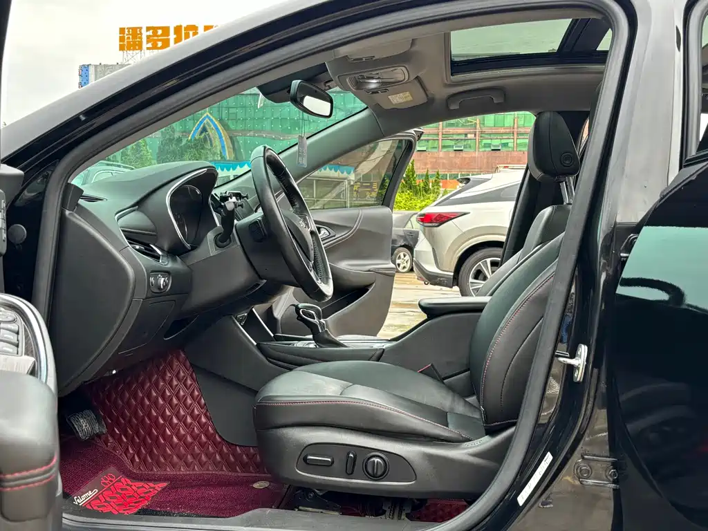 Malibu XL Redline 550 T Auto Sharp Smart