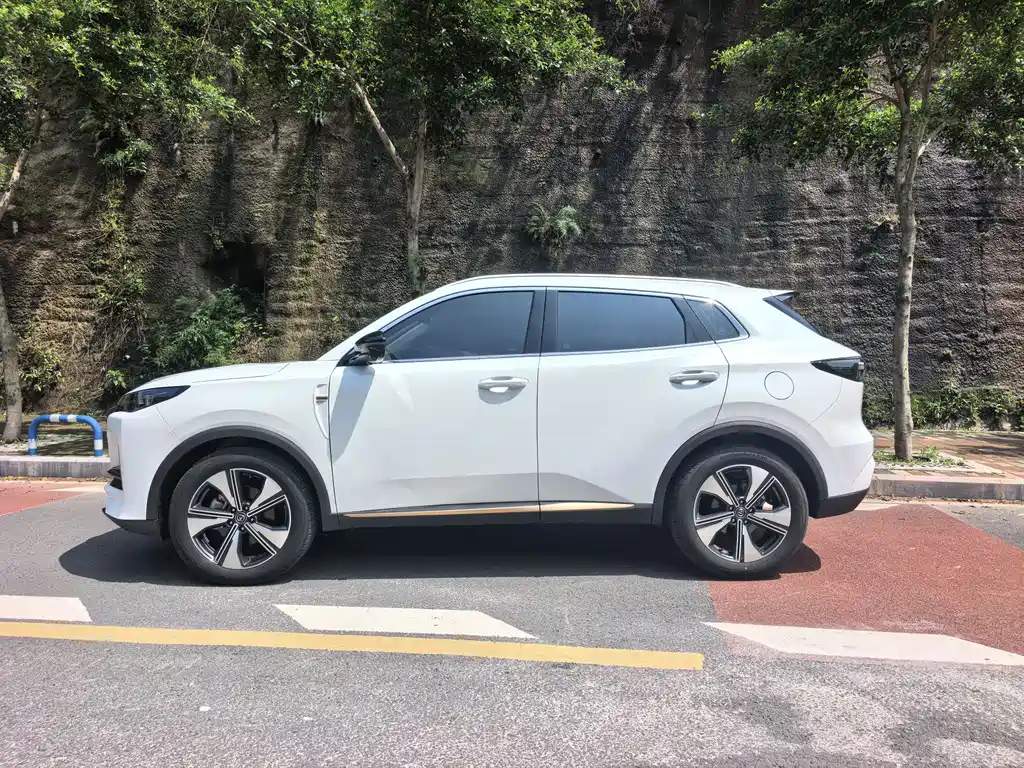 Changan CS55 PLUS 2 nd Gen 1.5 T DCT Distinguished