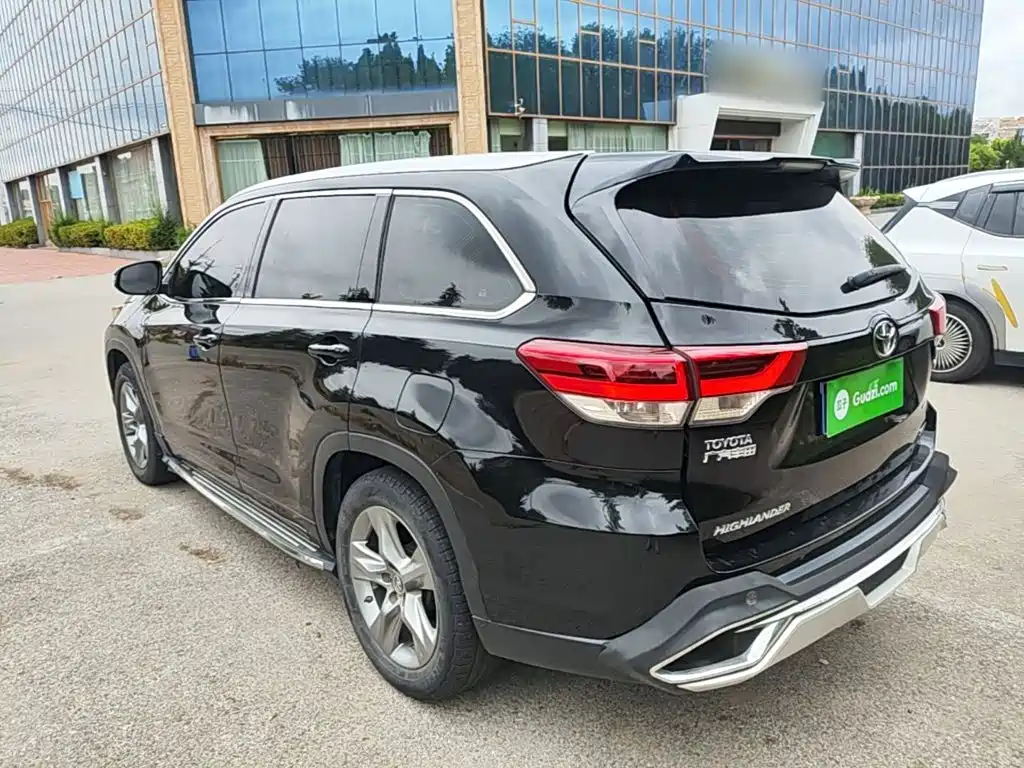 Highlander 2.0 T 2 WD Luxury 7-seat CN-VI