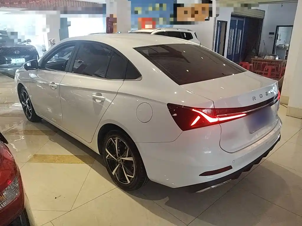 Roewe i5 1.5 L CVT Honored