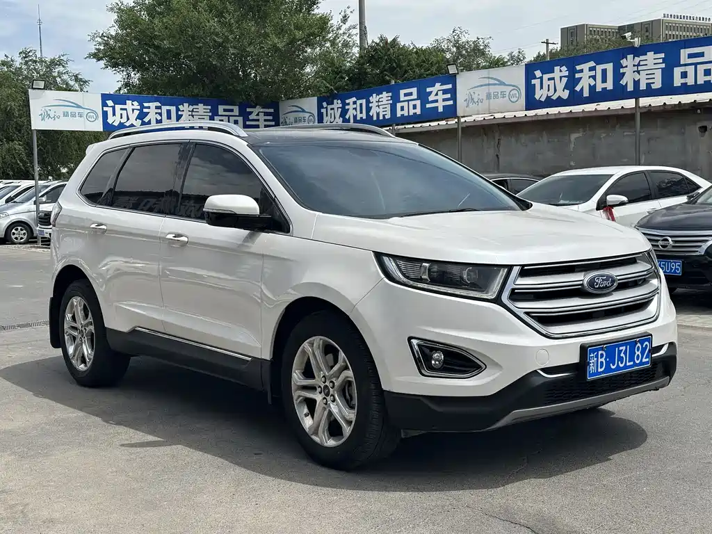 Edge EcoBoost 245 4 WD Grand Sharp 7-seat
