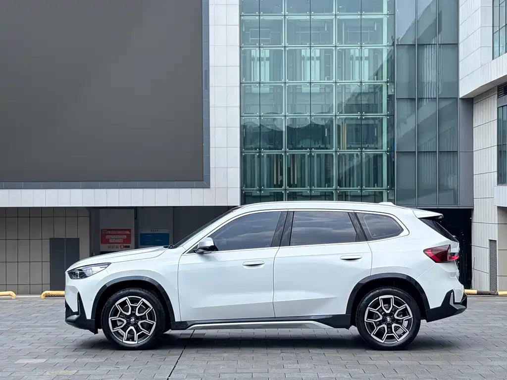 BMW X1 sDrive25 Li X Design Package