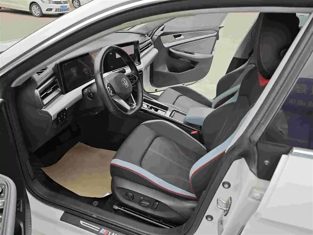 Lamando Lamando L 280 TSI DSG Spicy Cool