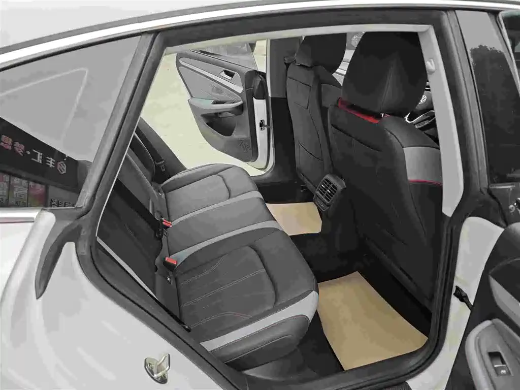 Lamando Lamando L 280 TSI DSG Spicy Cool