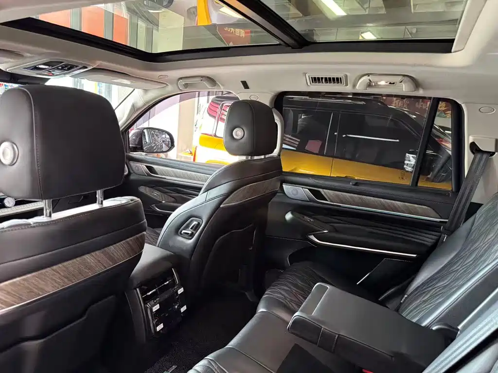 Tank 500 3.0 T Sport Realm 5-seat
