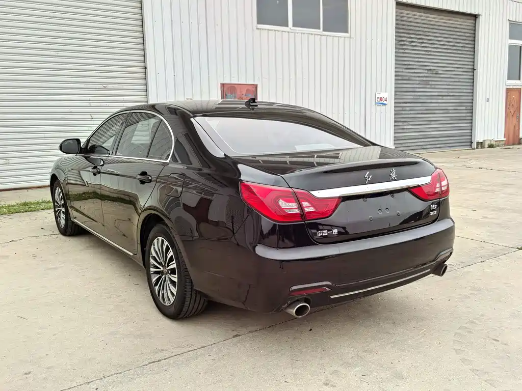 Hongqi H7 1.8 T Comfort