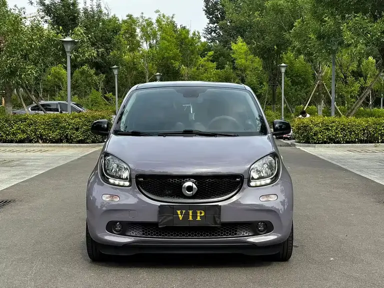 smart forfour 0.9 T 66 kW Pioneer