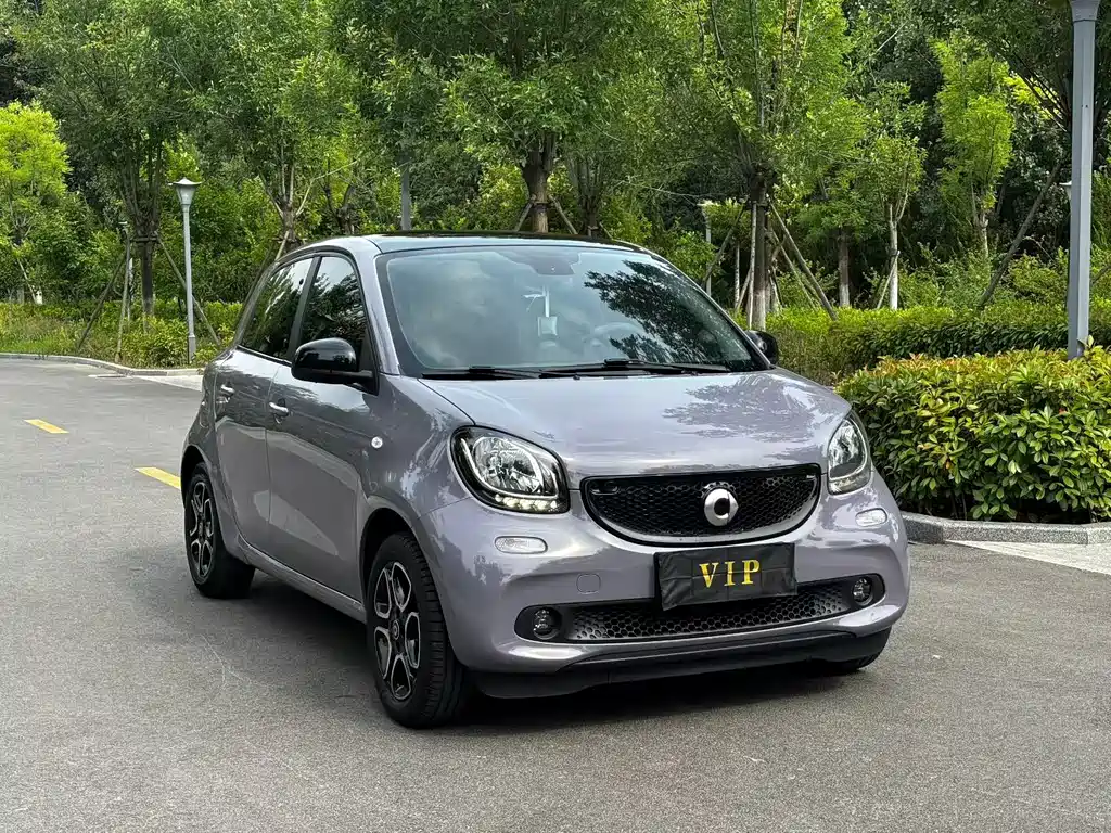 smart forfour 0.9 T 66 kW Pioneer