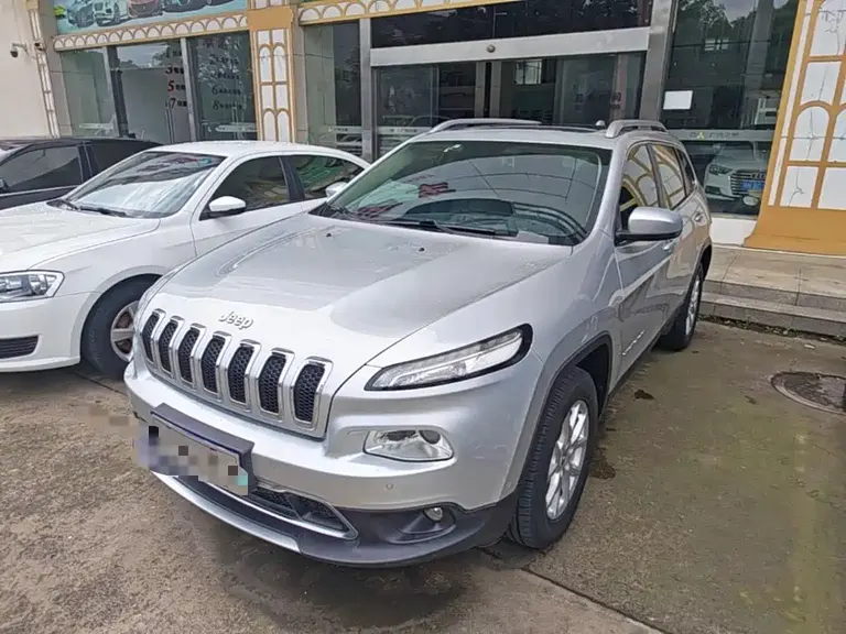 Jeep Cherokee 2.4 L Professional
