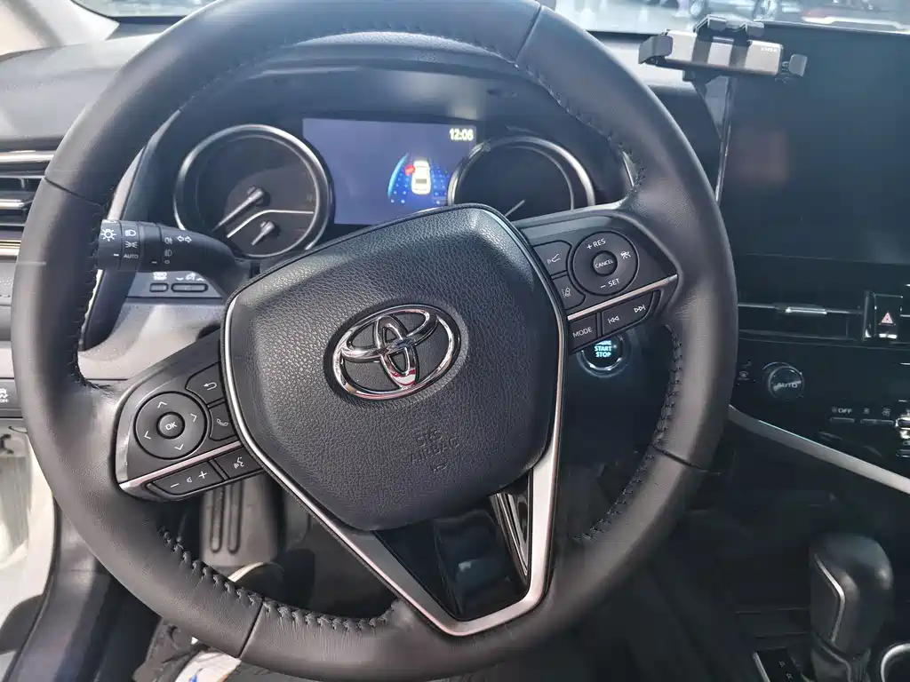 Camry 2.0 G Luxury