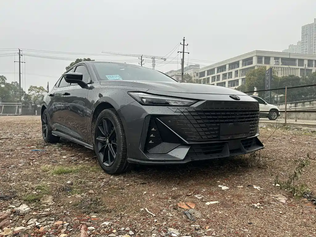 Changan UNI-V 1.5 T Outstanding